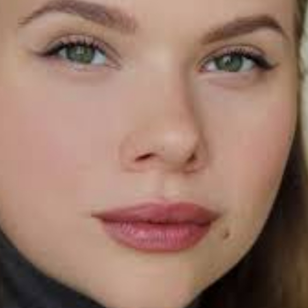 COFFEE AND CIGS MAC Cosmetics Love Me Liquid Lipcolour NWT - Picture 5 of 7